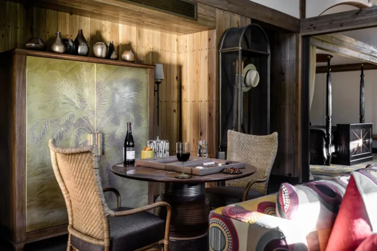 fan-palm-suite-1-dining